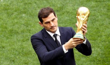 کاسیاس، مامور انتقال کاپ جام جهانی ۲۰۲۲ به لوسیل