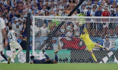 گل سوم آرژانتین به فرانسه توسط لیونل مسی