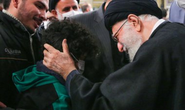 عکسی از آرتین در دیدار با رهبر معظم انقلاب