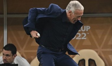 دیدیه دشان داد می‌زد و روی میز مشت می‌کوبید!