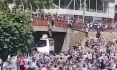 سقوط هولناک هوادار آرژانتینی هنگام جشن قهرمانی