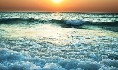 به دلیل شرایط نامساعد جوی؛ تردد مسافری در بندر خارگ تعطیل می‌شود