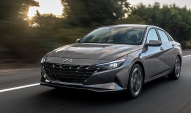 معاون وزیر صمت: خودروهای وارداتی دی‌ماه از طریق بورس عرضه می‌شود 