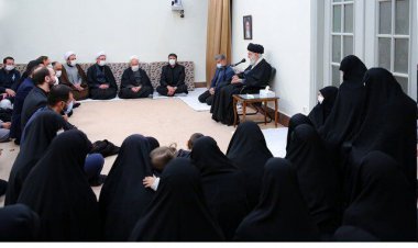 دیدار خانواده آیت‌الله مصباح یزدی با رهبرمعظم انقلاب