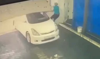 ببینید | حادثه در  کارواش به خاطر اشتباه محض یک راننده