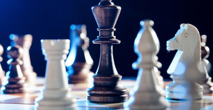 «آتوسا» برای آمریکا شطرنج بازی می‌کند   
