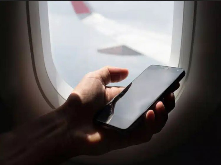 استفاده از گوشی همراه در هواپیما ممکن شد