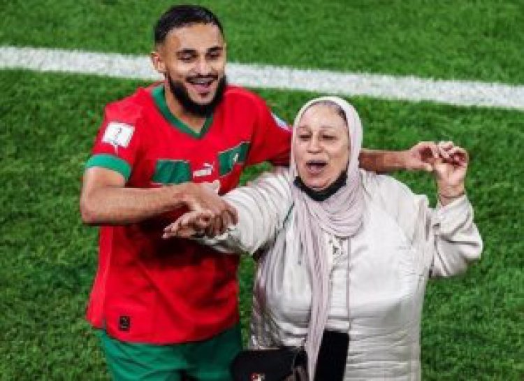 عکس | جشن خاص ستاره مراکش با مادرش