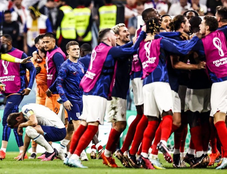 عکس | شاهکار عکاس از صحنه عجیب بازنده و برنده در جام جهانی