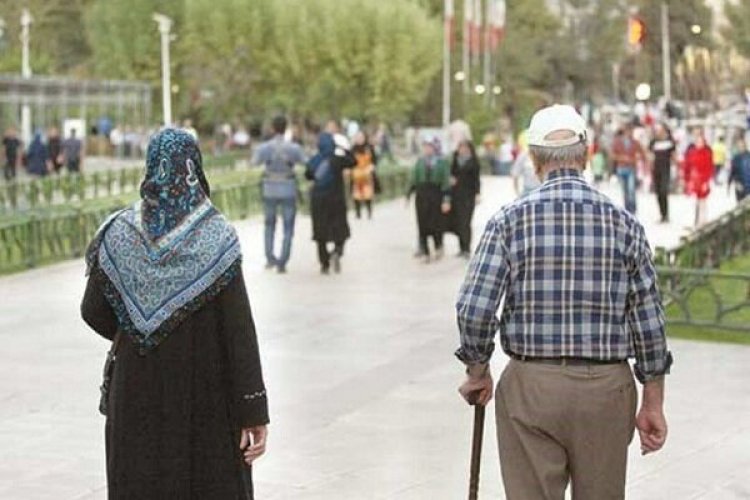 جمعیت ایران با سرعت غیرقابل‌باوری به سمت سالمندی پیش می‌رود