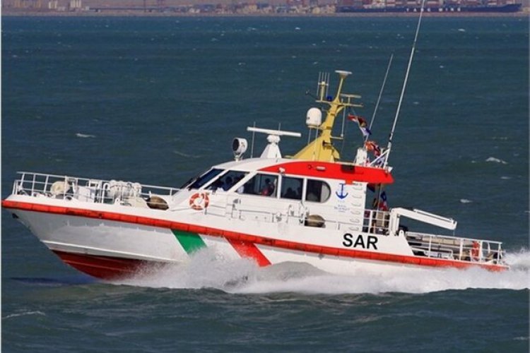 نجات قایق صیادی از خطر غرق شدن در آب‌های بوشهر    
