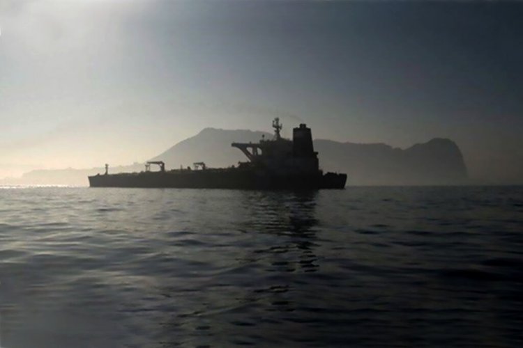 توقیف یک نفتکش در خلیج فارس