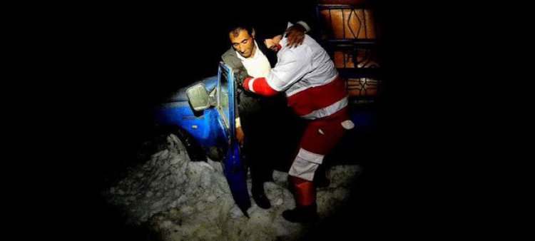 نجات خانوار عشایری گرفتار در برف سالند کوه