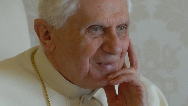 پاپ سابق درگذشت