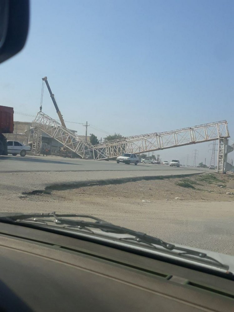 عکس| سقوط پل عابر پياده دراهواز