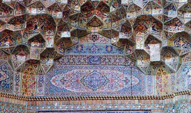 مرمت کتیبه مسجد جامع عتیق شیراز کامل شد