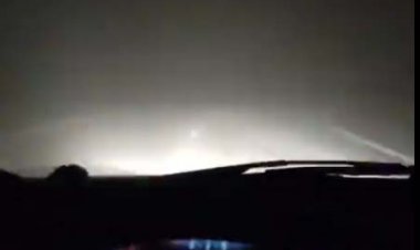 ببینید | جاده آبادان به اهواز در مه غلیظ محو شد!