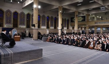 رهبر معظم: تاثیر وسوسه‌ بر جوان با تبیین برطرف می‌شود نه باتوم