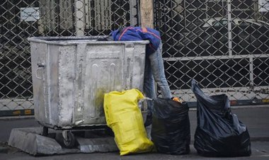 ببینید | جنگ اراذل بر سر زباله‌های میلیاردی