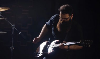 خواننده ایرانی برگزیده جایزه جهانی موزیک‌ویدئو