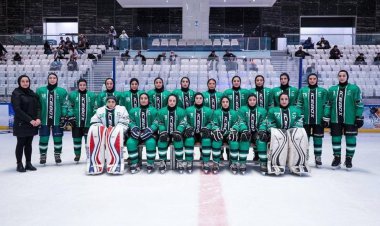 دختران هاکی روی یخ ایران در فینال  کشورهای اسلامی