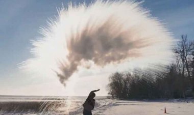 ببینید| ویدیویی جالب از یخ زدن آب جوش در هوای ۱۷- درجه مشهد