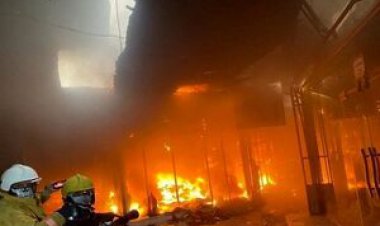 اطفای آتش‌سوزی گسترده در چهارباغ