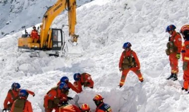 ببینید| تصاویری تلخ از ریزش بهمن در تبت با ۲۸ قربانی