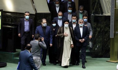 رئیس‌جمهور برای دفاع از کلیات لایحه بودجه وارد مجلس شد