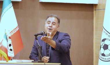 عضو کمیته داوران: سیستم VAR‌ برای فوتبال ایران دردسرساز شده است