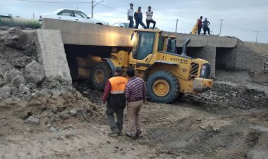 تعمیر پل در محور بندرلنگه به پارسیان