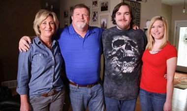 تصاویر| زبان درازترین دختر جهان!