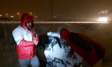 نجات ۵۰۰نفر گرفتار در کولاک و یخبندان شب گذشته کهگیلویه و بویراحمد