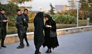 تاکید فرماندار شیراز: برخورد با زنان بی‌حجاب در ادارات و مجتمع‌های تجاری