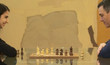شطرنج بانوی مهاجر ایرانی با نخست وزیر اسپانیا