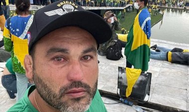 سلفی روی سقف کنگره