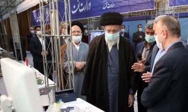 بازدید رهبر معظم انقلاب از نمایشگاه توانمندی‌های صنعتی