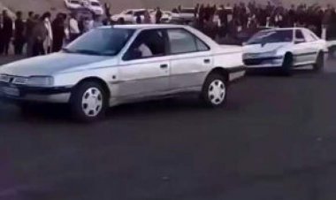 ببینید | اقدام عجیب راننده پژو پارس؛ نصب دودکش خانه روی کاپوت ماشین!