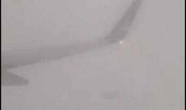 وحشت مسافران از اصابت صاعقه به هواپیما