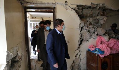 ببینید| واکنش معاون رئیس جمهور به اوضاع نابسامان زلزله زدگان خوی