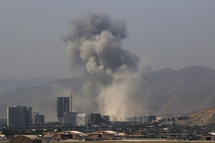 وقوع انفجار مهیب در فرودگاه کابل