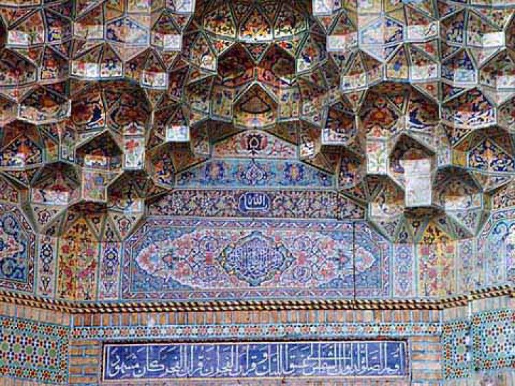 مرمت کتیبه مسجد جامع عتیق شیراز کامل شد