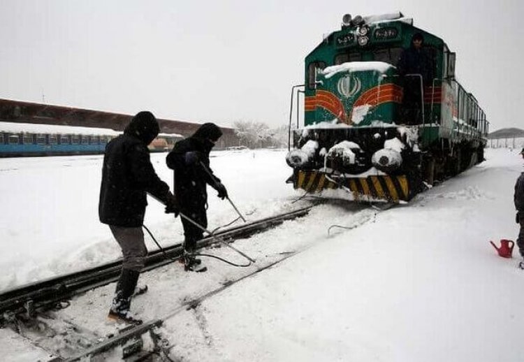 امدادرسانی به مسافران ۴ قطار در مسیر فریمان _ مشهد