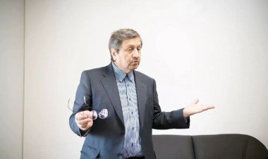 هشدار جدی همتی؛ کسری بودجه را حل کنید!