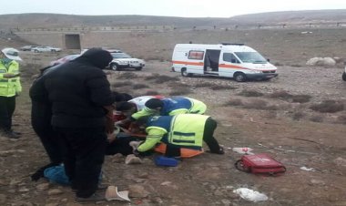 واژگونی اتوبوس در کامیاران ۴۸ مصدوم داشت