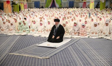 رهبر معظم انقلاب: نوگلان عزیز با خدا دوست باشید و کاری کنید جزو زنان بزرگ کشور شوید