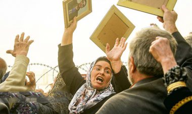 ژاله  صامتی؛ مادر ایرانی که از راه رفتنش پیداست!