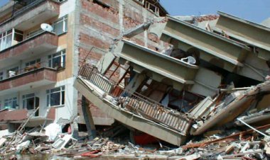 ببینید | لحظه فرو ریختن ناگهانی ساختمان‌ ها در ترکیه پس از زلزله