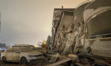 فیلمی از نجات افراد زیر آوار در پی زلزله شدید