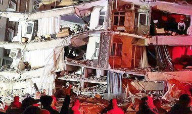 دو نفر پس از ۲۶ ساعت، زنده از زیر آوار خارج شدند